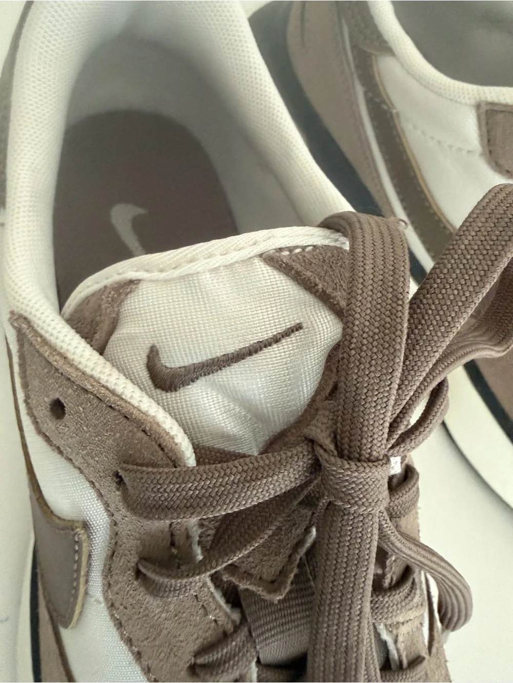 Nike Men’s Taupe and White Classic Runner